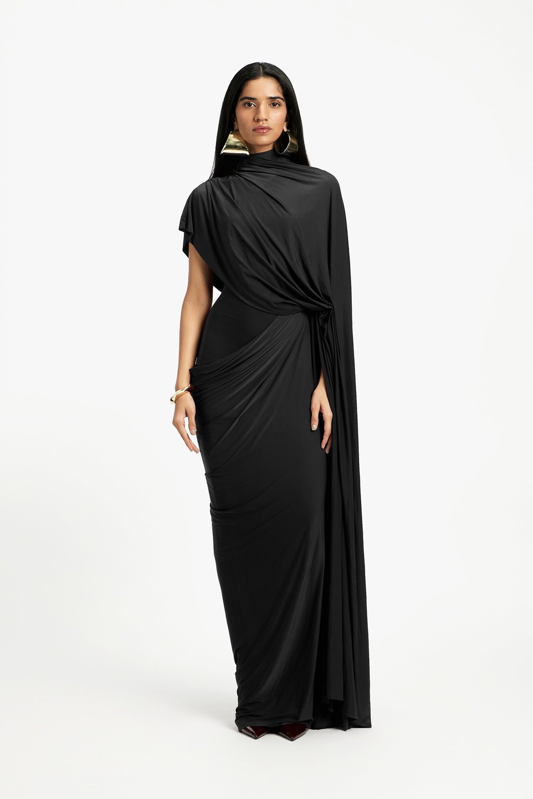 Daphne - Black Review: A Custom-Made Black Dress from Deme by Gabriella