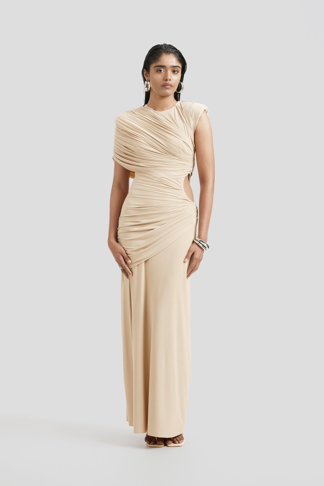 Lisette Review: The Deme by Gabriella Gown for Custom Fit and Soft Fabric