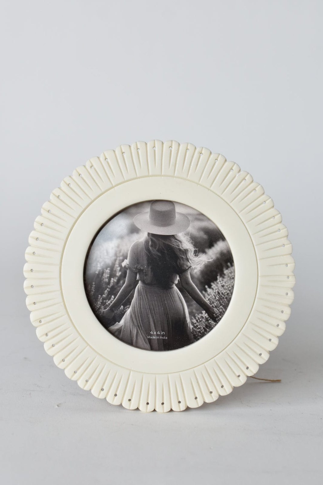 Scalloped Frame Review