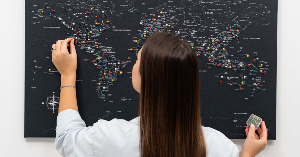 World Map on Canvas - Black: Review
