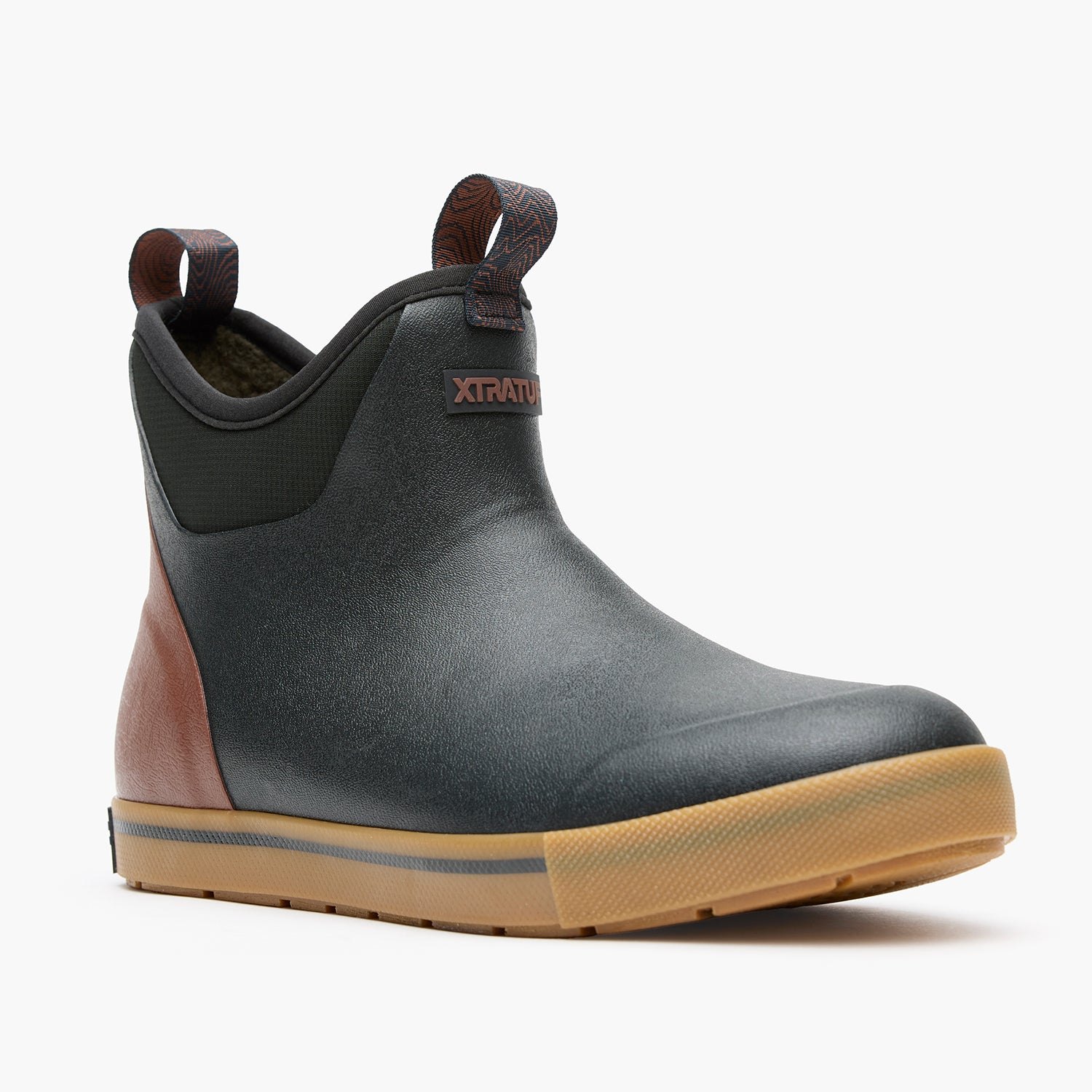 Xtratuf XMADBC00 Review: Deck Boot Comfort for Wet, Slippery Decks